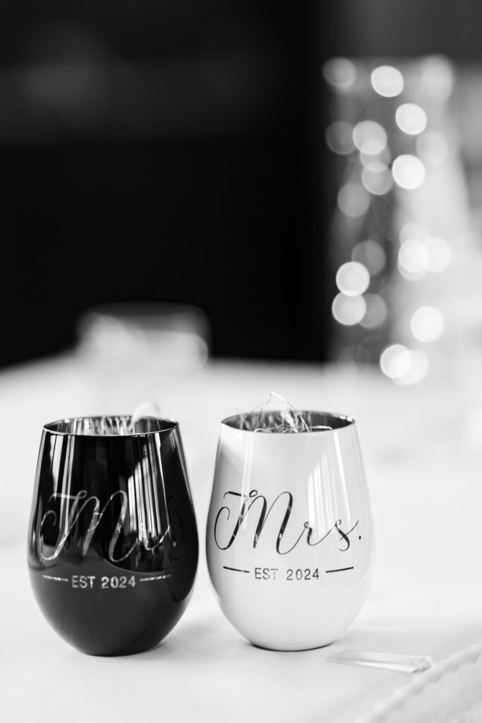 Mr und Mrs Gläser von Christine und Andreas im Gasthaus Schrätzenstaller Hettenshausen mit den Hochzeitsfotografen Scheyern