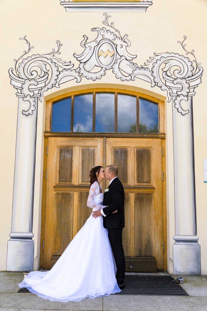 Brautpaarshooting im Kloster Scheyern mit Christine und Andreas und den Hochzeitsfotografen Scheyern