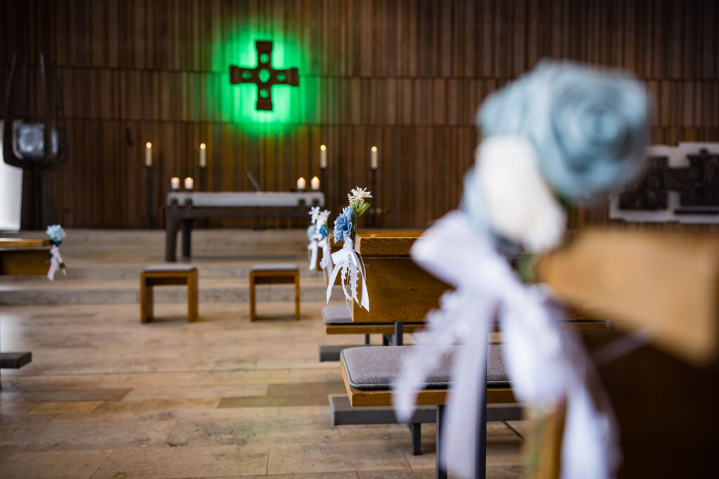 Kirchendekoration bei der Trauung in Nürnberg Verklärung Christi