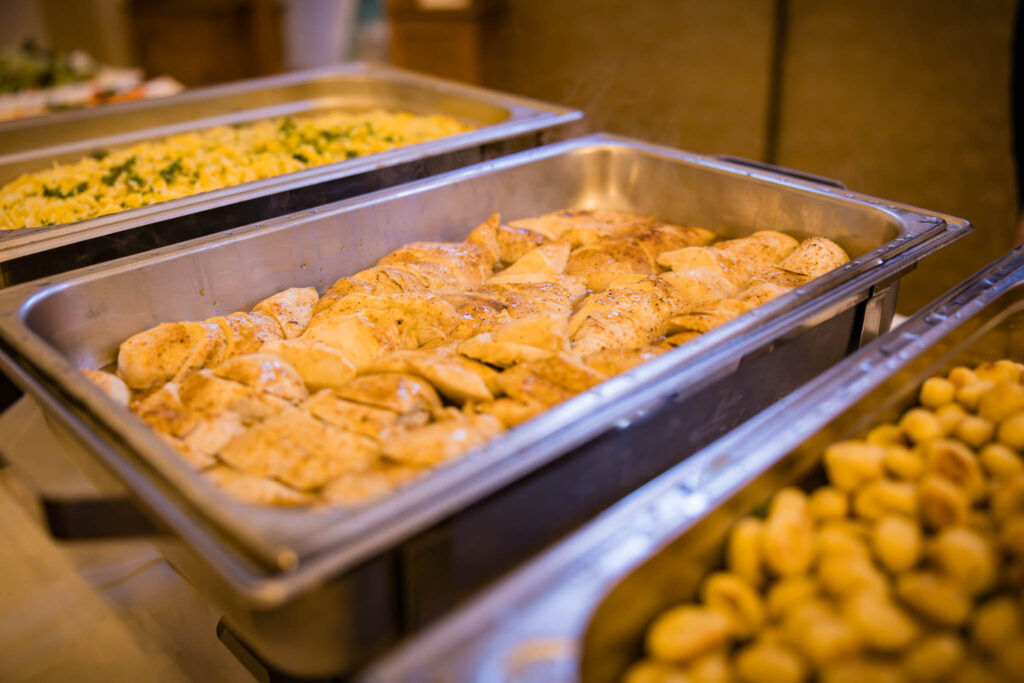 Buffet mit kulinarischen Highlights – serviert im Waldrestaurant Schießhaus.