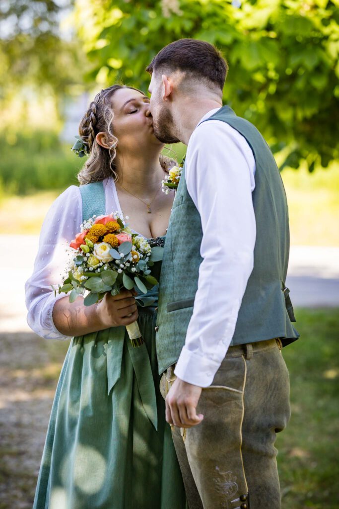 First Look mit Katja & Max und dem wunderschönen Brautstrauß Geisenfeld.
