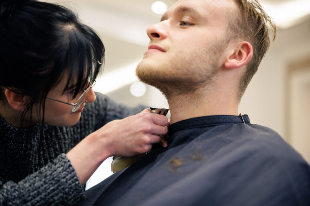 Friseur Salon Haarmodisch styled Lukas für seine große Hochzeit in Königsmoos.