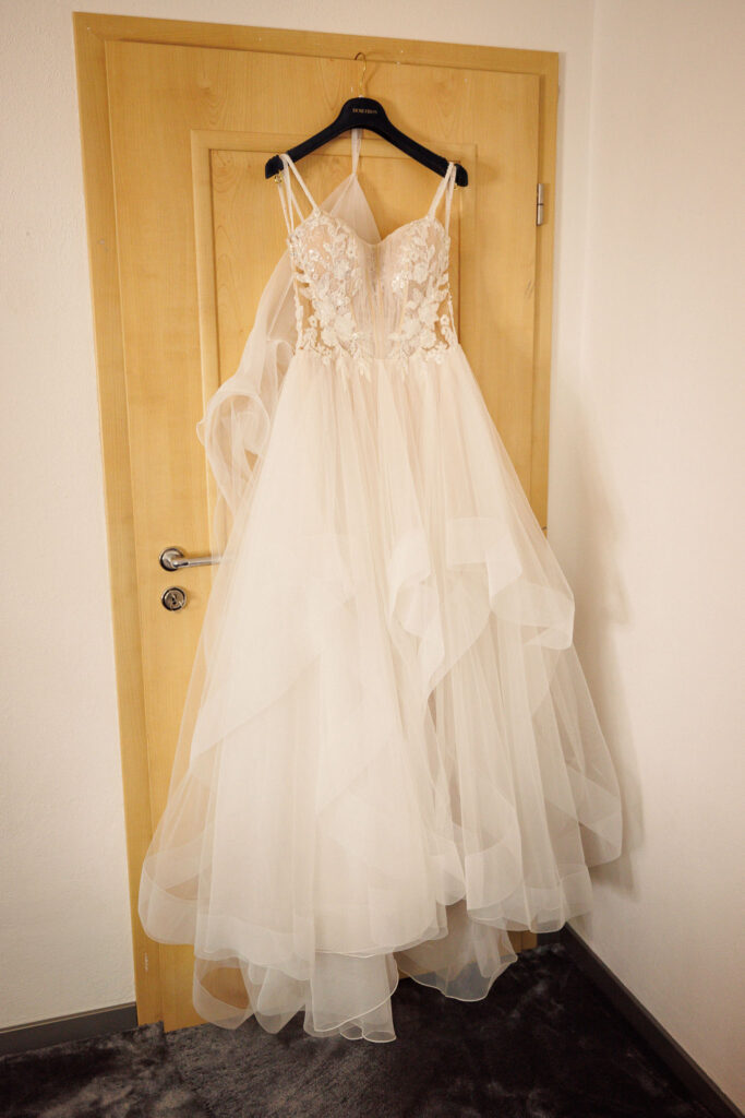 Detailaufnahme vom Brautkleid von Herzzauber Lenting in Königsmoos.
