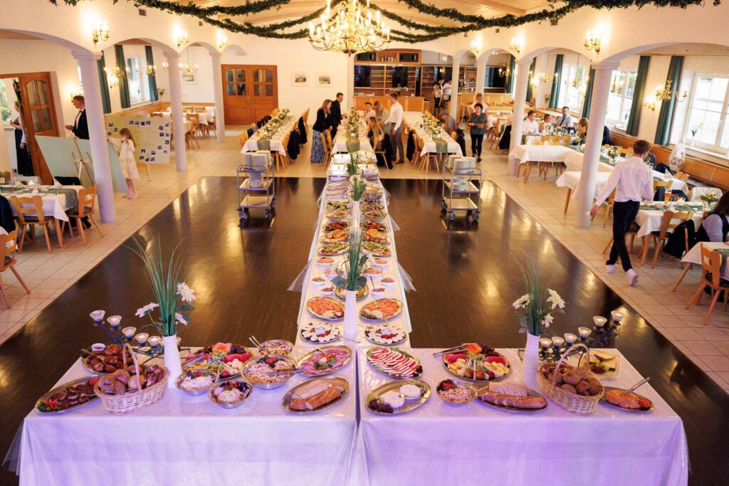 Große Buffettafel im Daferner Schönesberg ausgezeichnete Küche.