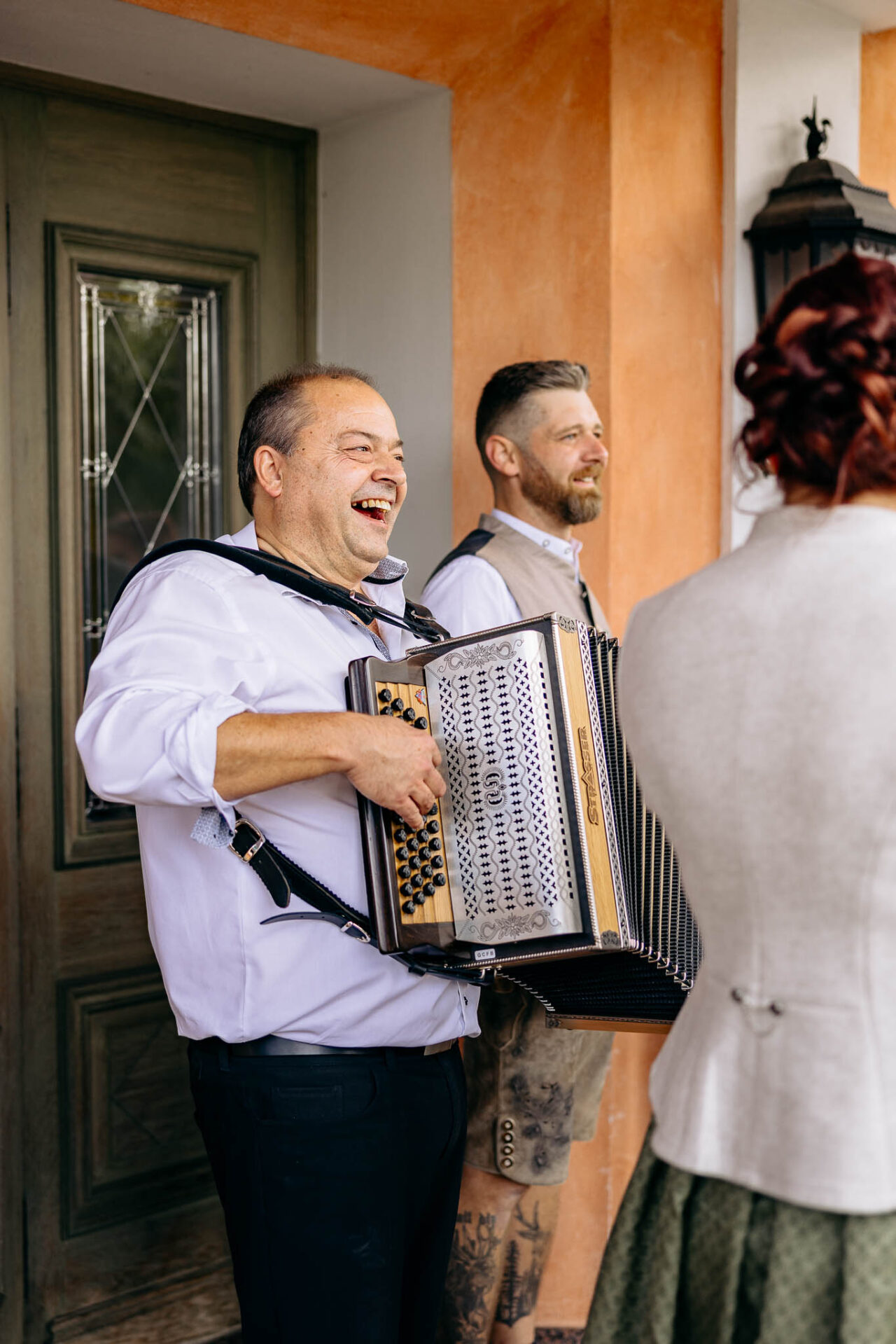 Steirische Harmonika beim Sektempfang beim Fuchswirt ins Allershausen gespielt von der Hochzeitsband Delight