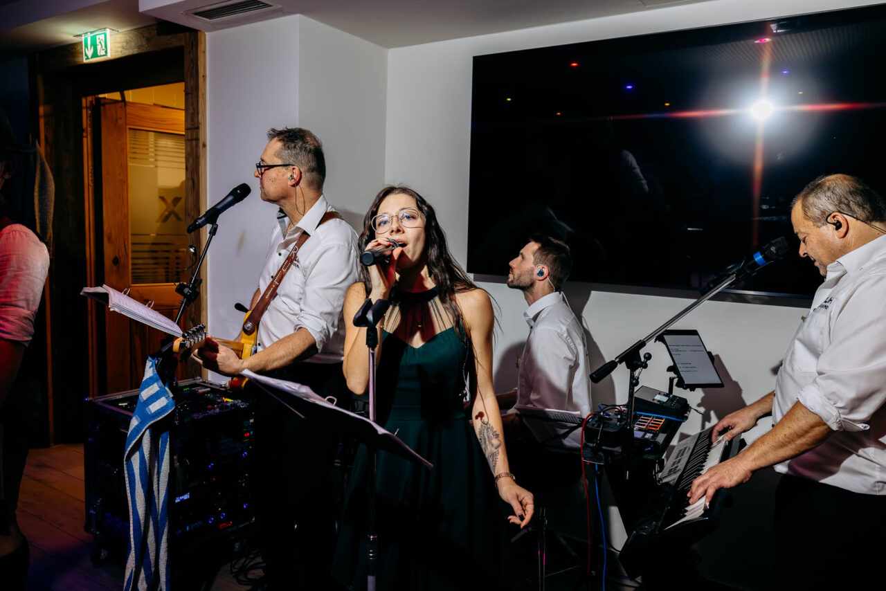 Brautverziehen mit der Hochzeitsband Delight