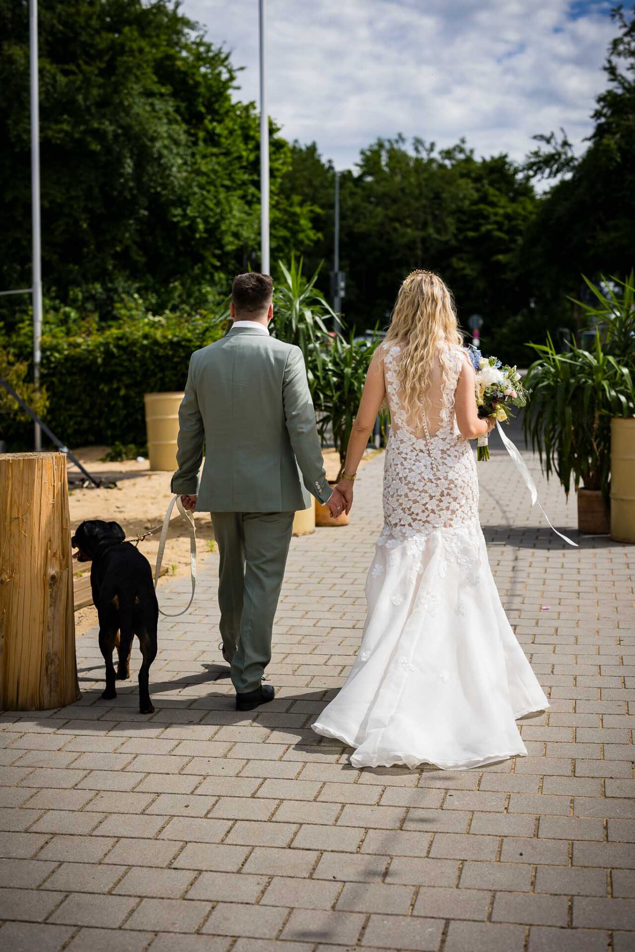 Brautpaar am Pucher Meer im Brautpaarshooting.