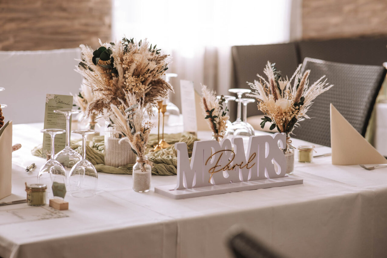 Brauttisch im Spiegelsaal beim Rockermeier