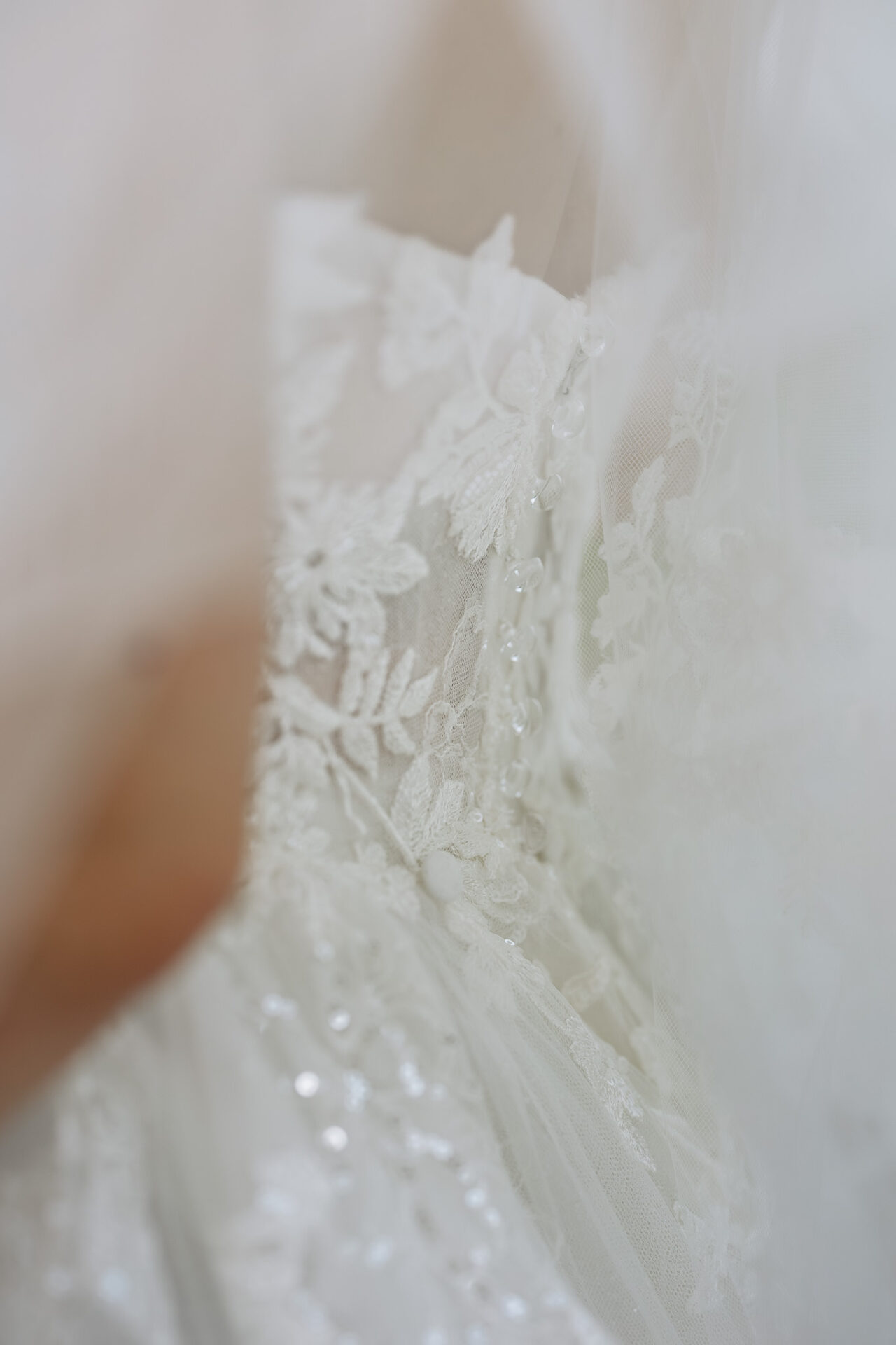Brautkleid Detailaufnahme vom Hochzeitshaus Boos