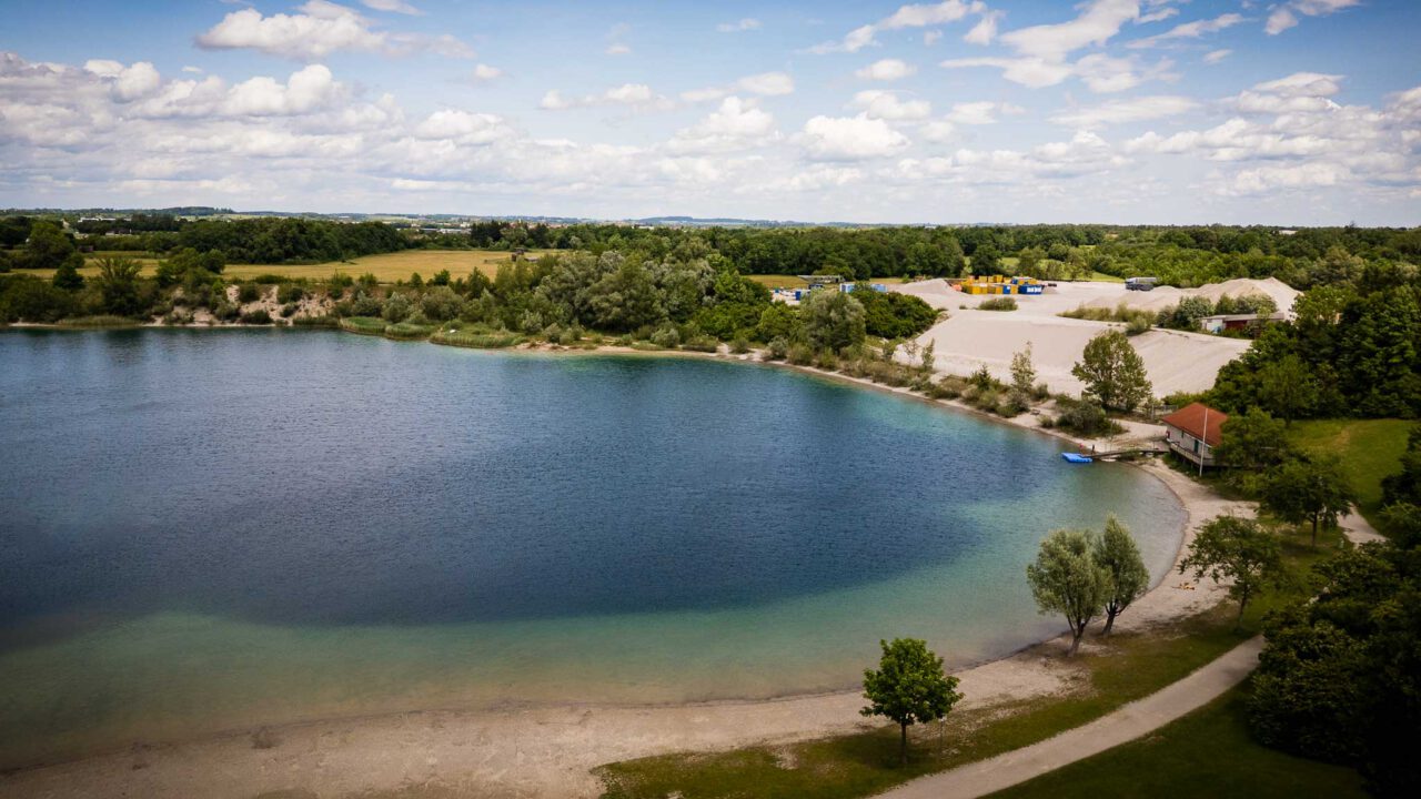 Pucher Meer Drohnenaufnahme im Sommer
