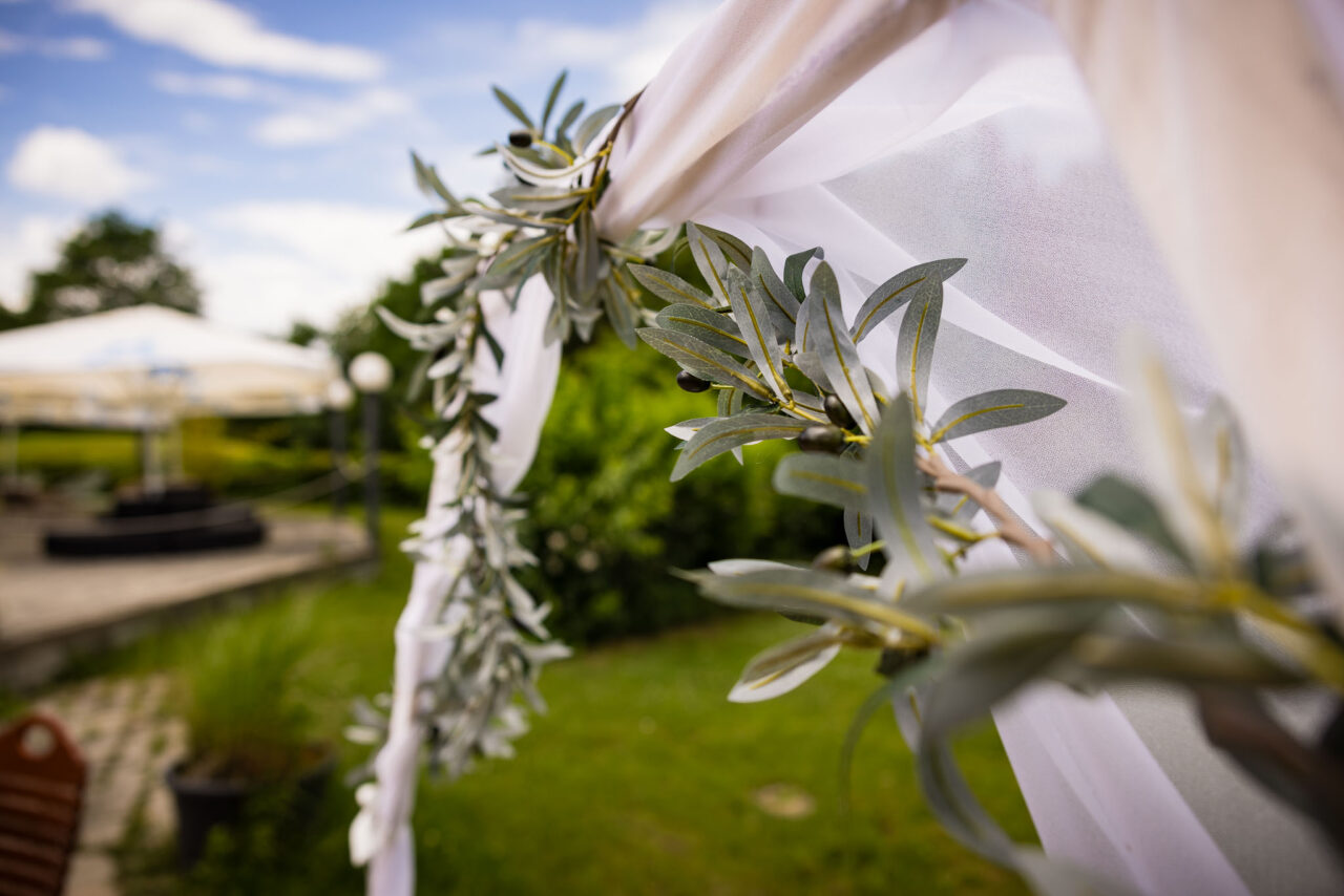 Detailaufnahme der Blumen am Traubogen am Pucher Meer
