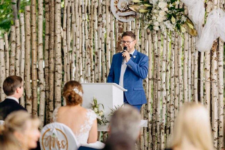 Mehr über den Artikel erfahren Hochzeitsredner Bayern