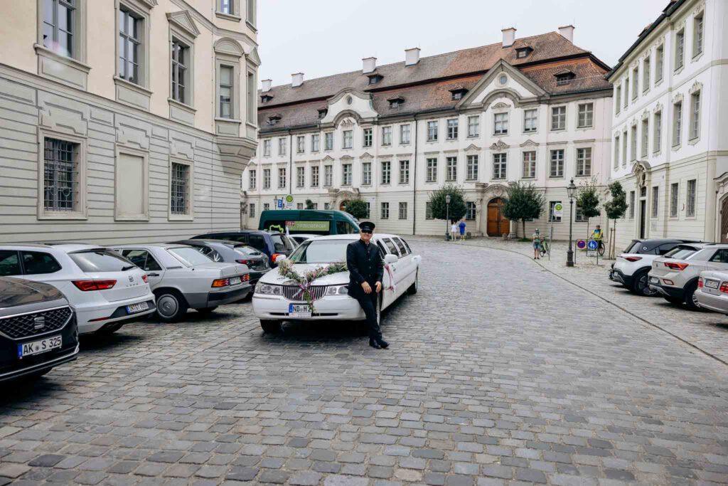 Limousinen Service Ingolstadt vor dem Standesamt in Eichstätt