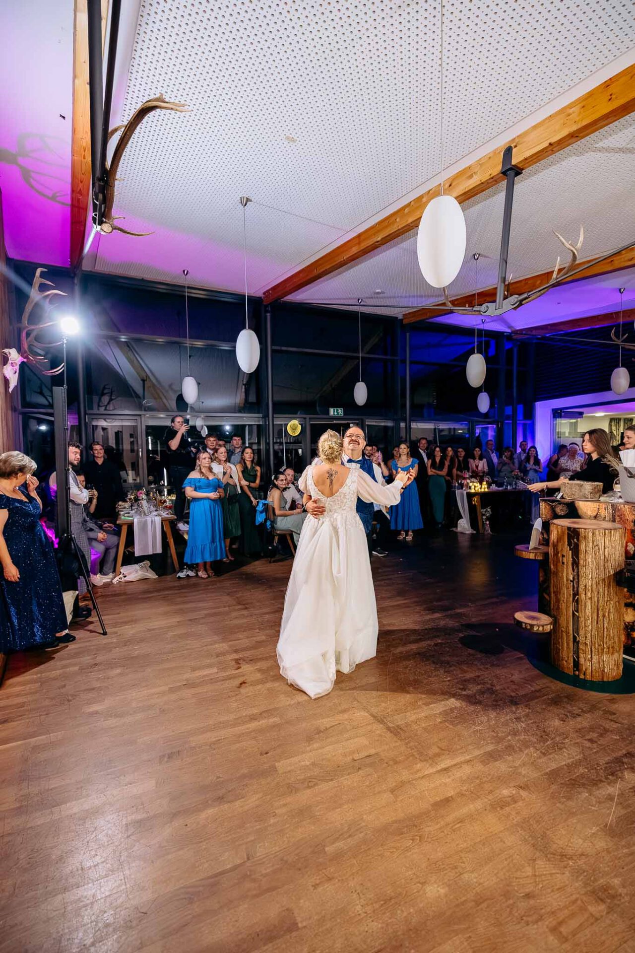 Vater Tochter Tanz im Robos Waldblick auf der Hochzeitsfeier