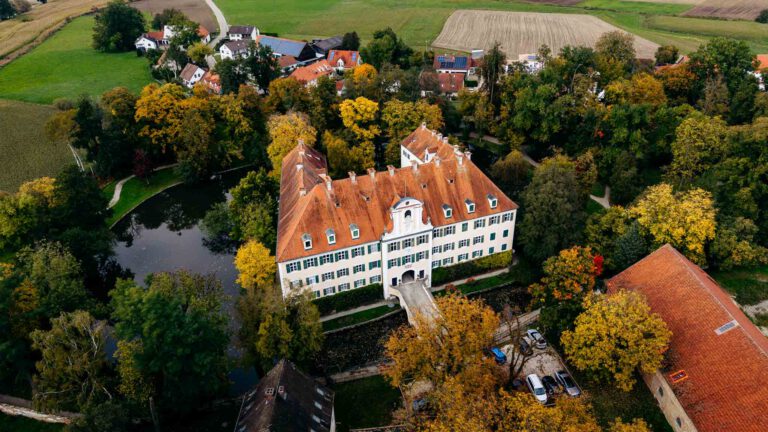 Mehr über den Artikel erfahren Hochzeitslocation Schloss Sandizell