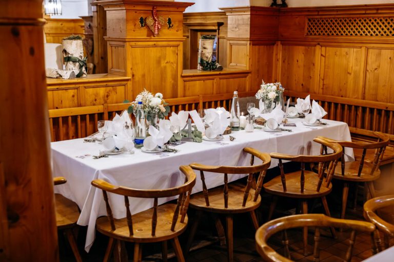 Mehr über den Artikel erfahren Kartenmacherei Hochzeit – Einladungskarten & Papeterie