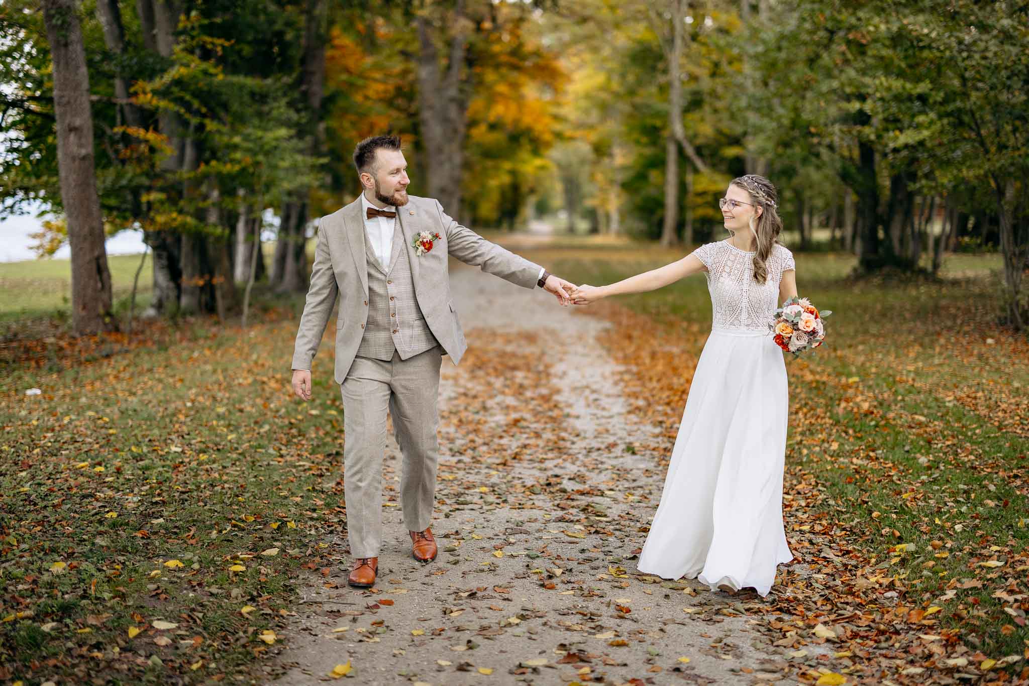 Mehr über den Artikel erfahren Brautmode Feine Herzenssachen München