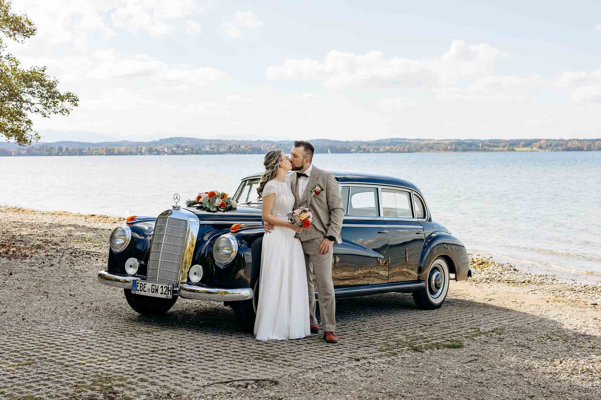 Du betrachtest gerade Hochzeitsauto Oldie-Garage München in München